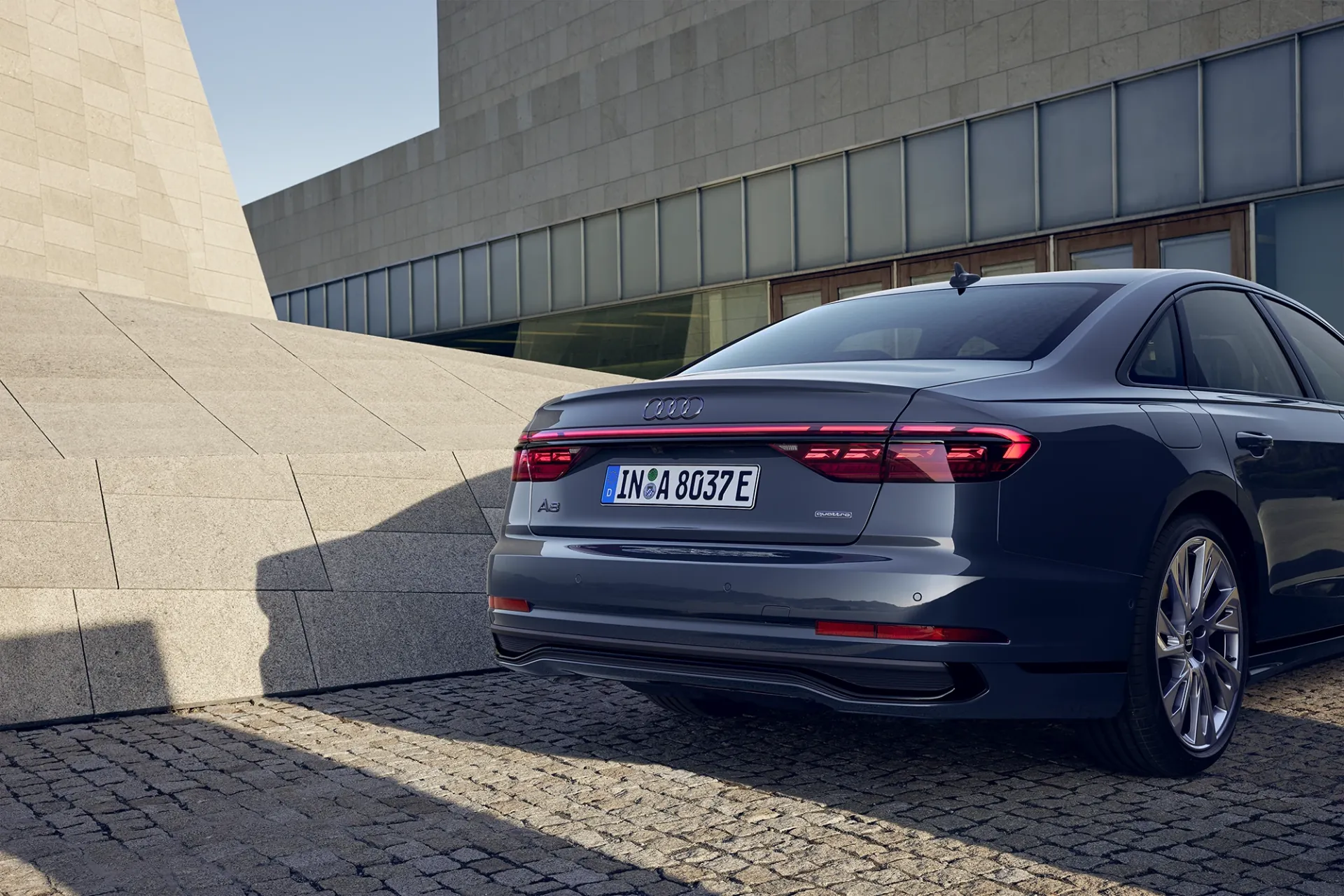 Audi A8 L đầu xe