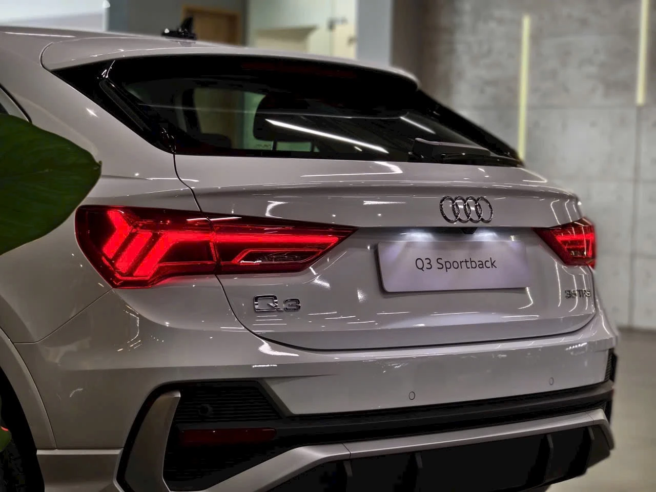 Audi Q3 S Line - Ảnh 13