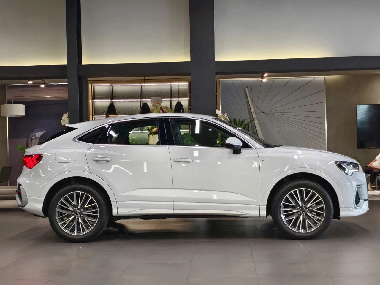 Audi Q3 S Line - Ảnh 26