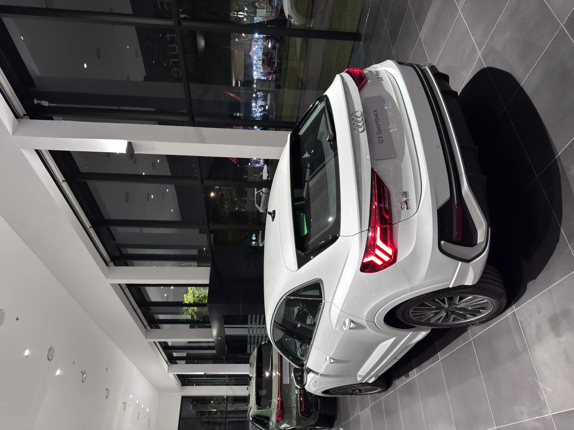 Audi Q3 S Line - Ảnh 35
