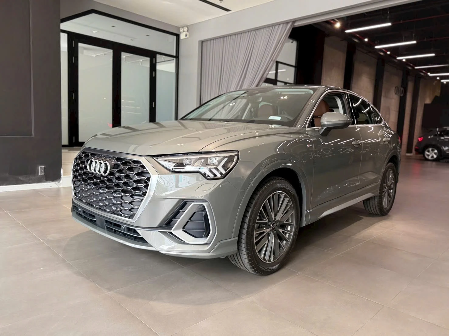 Audi Q3 S Line - Ảnh 37