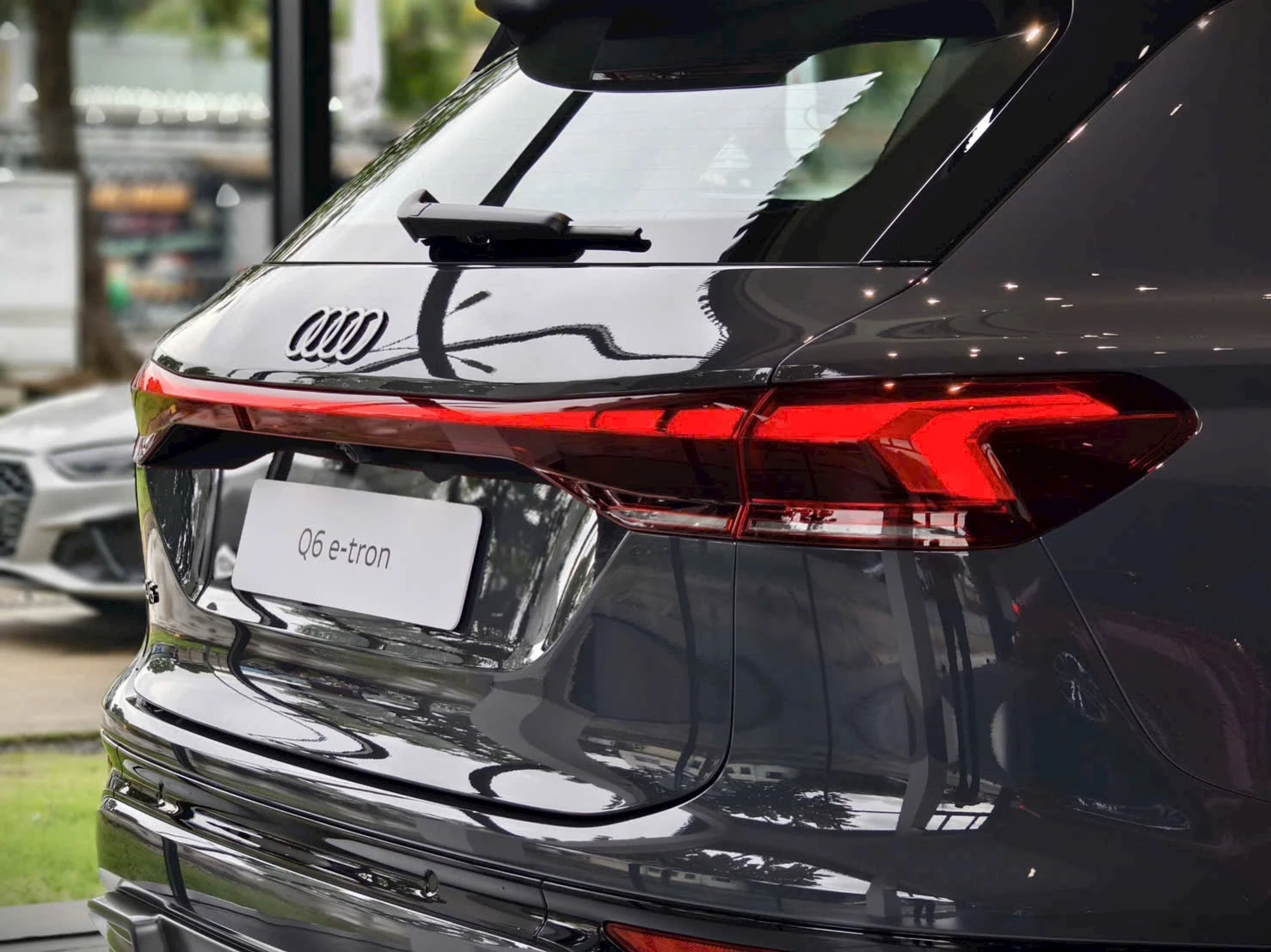 Audi Q6 e-tron 2025 - SUV điện cao cấp với công nghệ 800V