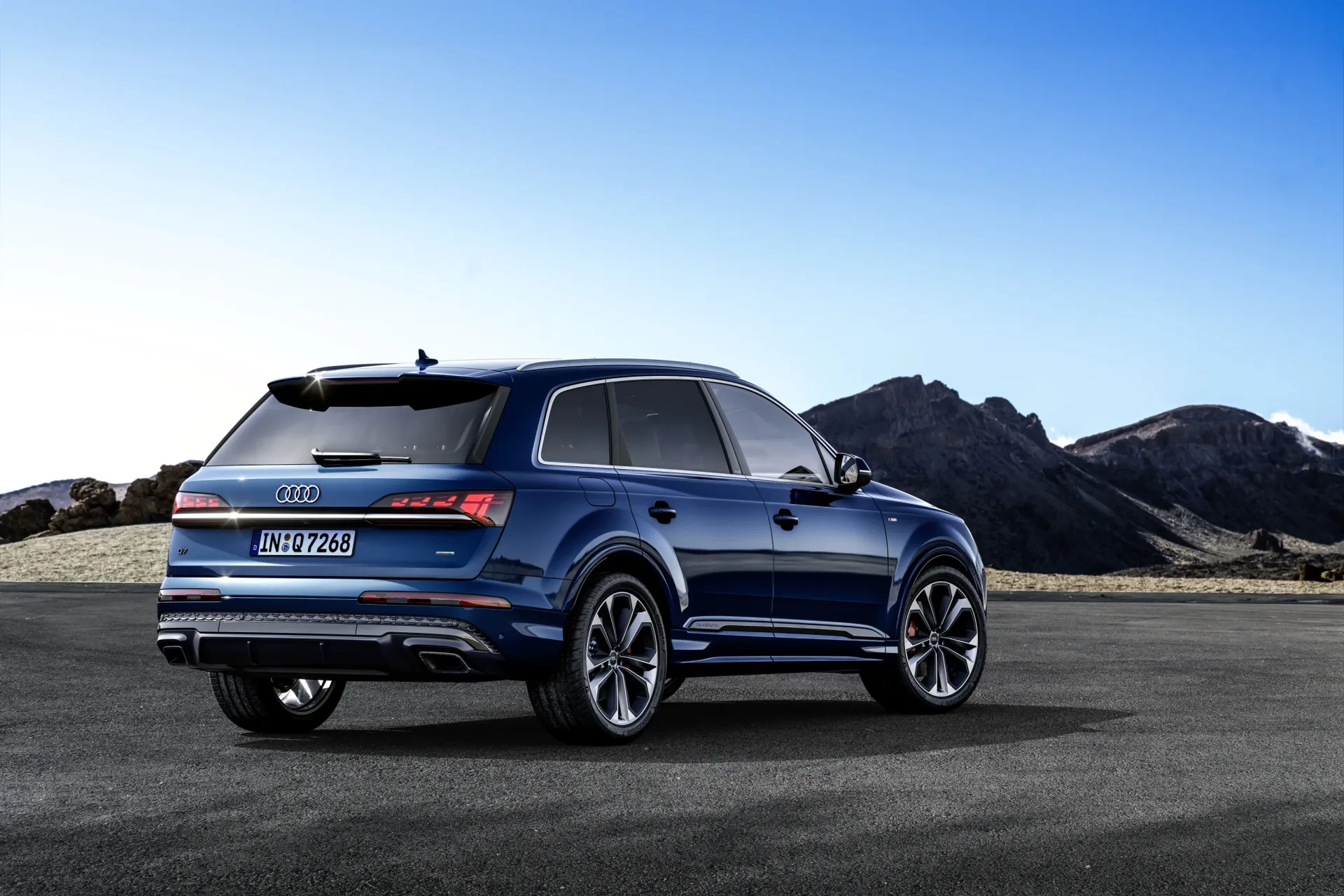 Audi quattro trên SUV Audi Q7