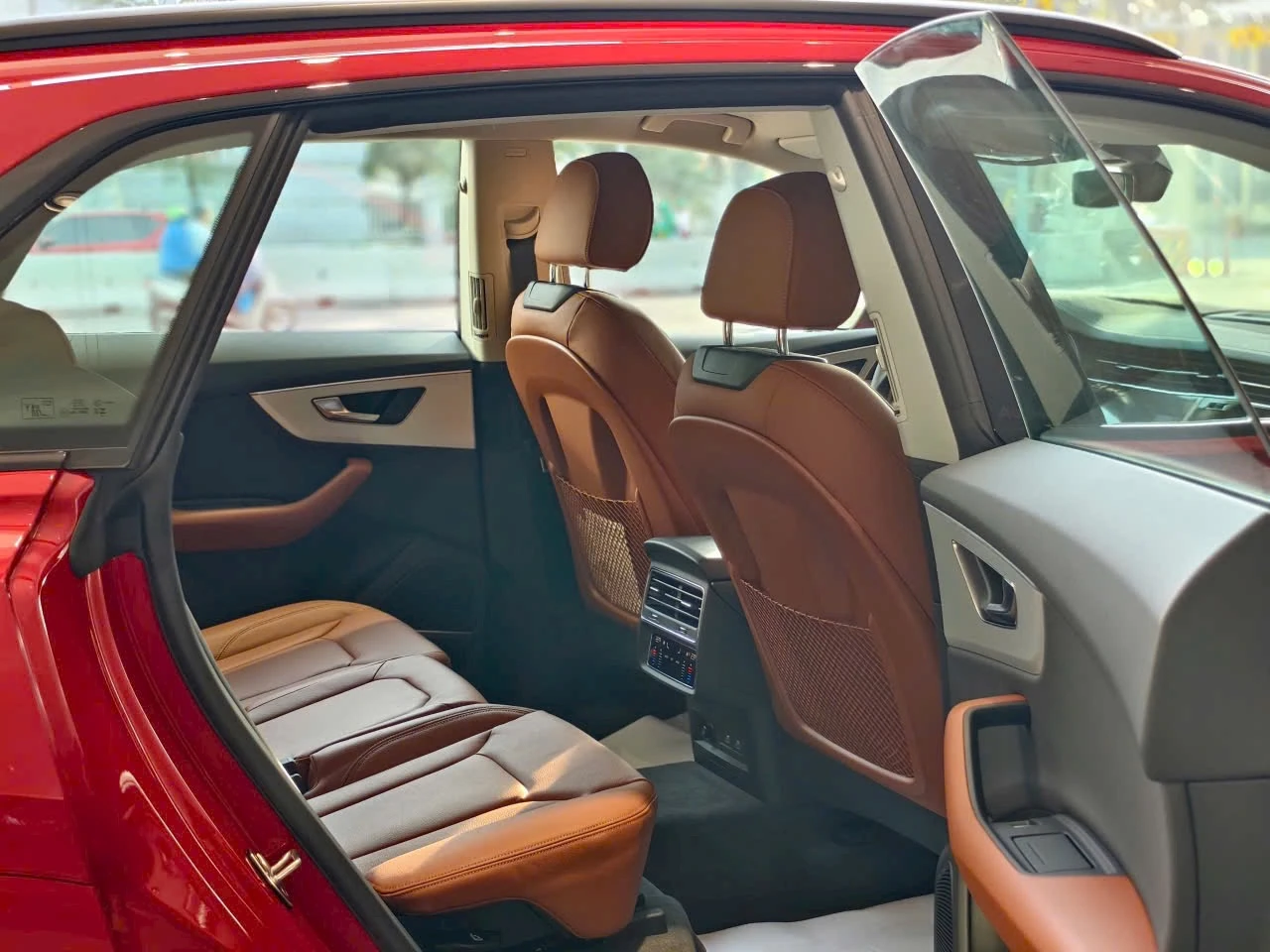 Audi Q8 S Line - Ảnh 4